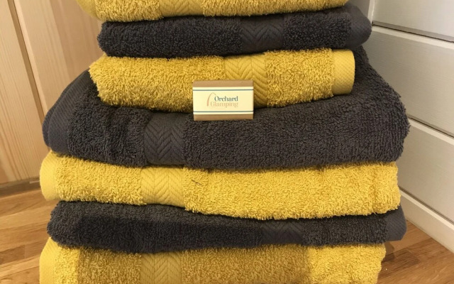 Orchard Glamping - Apartment Pod - Blossom