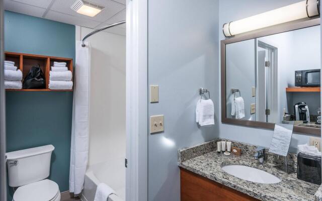 Rockland Harbor Hotel