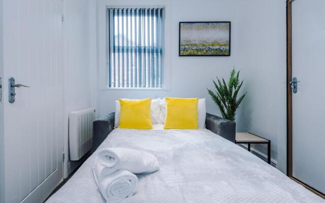 Studio Two, Clarendon Apartments