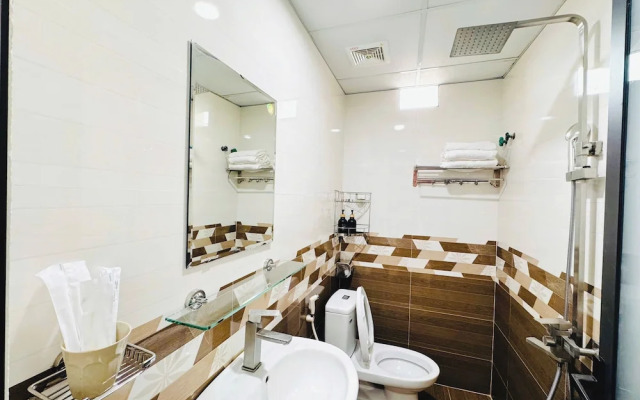 Bear Hotel & Homestay