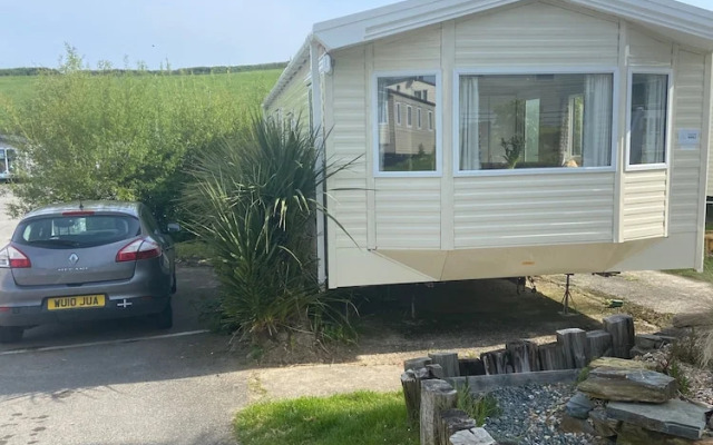Newquay Bay - 3-bed Caravan - Sleeps 6