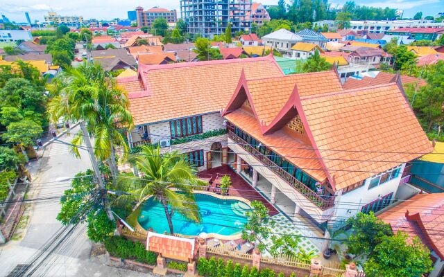 Grand Party Pool Villa by All Villas Pattaya