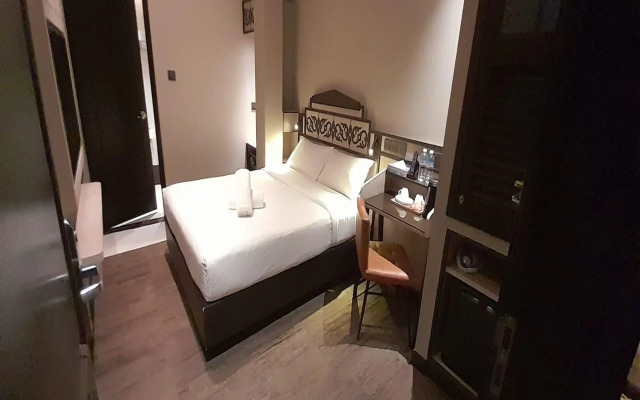 Lion Peak Hotel Hamilton