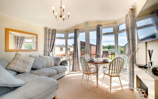 Stunning 3-Bed Hot Tub Lodge, Northumberland