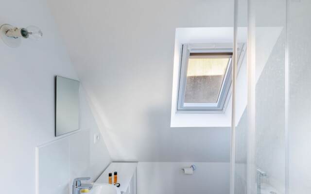 Cozy Apartment in Maisy near Sea