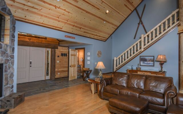 Hemlock Hideaway 6 Bedroom House