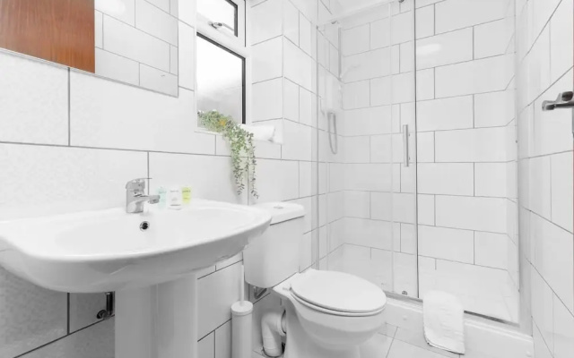 Spacious House With Garden Close to Birmingham City Centre