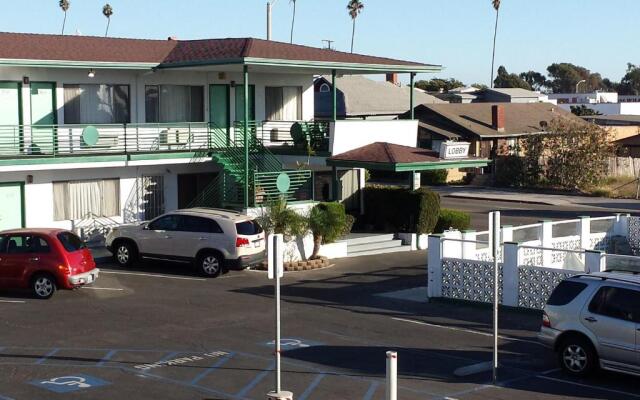 Travelers Beach Inn