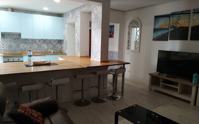 19C Avenida Beira Mar by Casas & Papéis