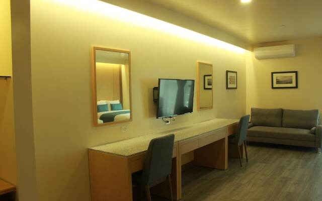 West Plaza Hotel at Lebuu Street