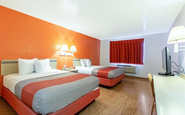 Motel 6 Houston North - Spring