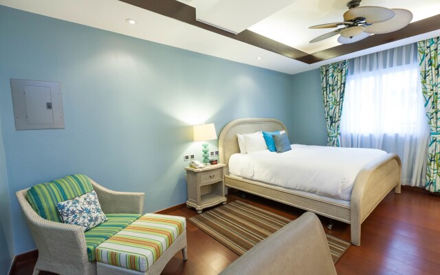 Surfrider Resort Hotel