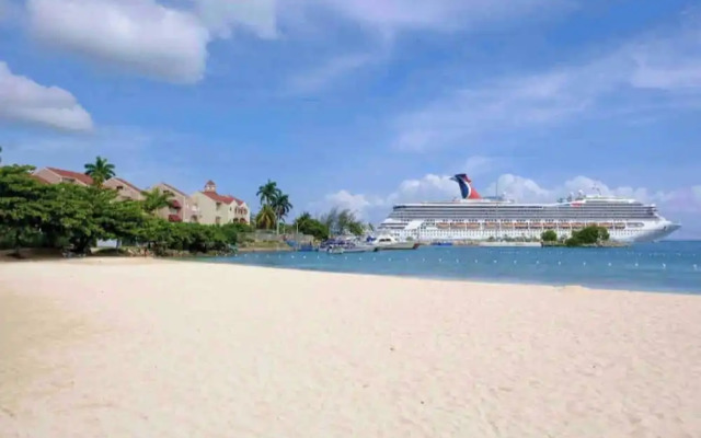 Fisherman's Point Ocean View Hotel