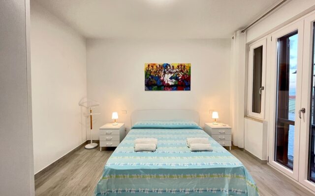 Ida Palace, new Deluxe Seafront Apartment