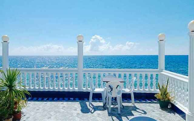 RedDoorz Plus @ Billy's Resort Oslob