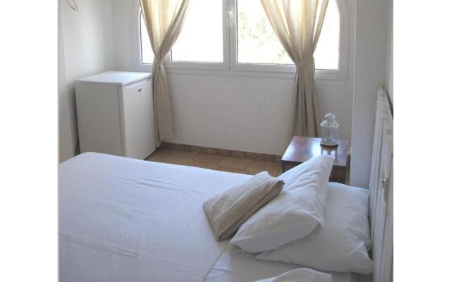 Livadia Seaside Studios 8