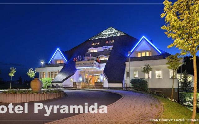 Lazensky Hotel Pyramida I