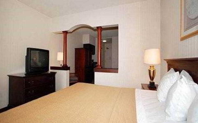 Quality Hotel & Suites Central