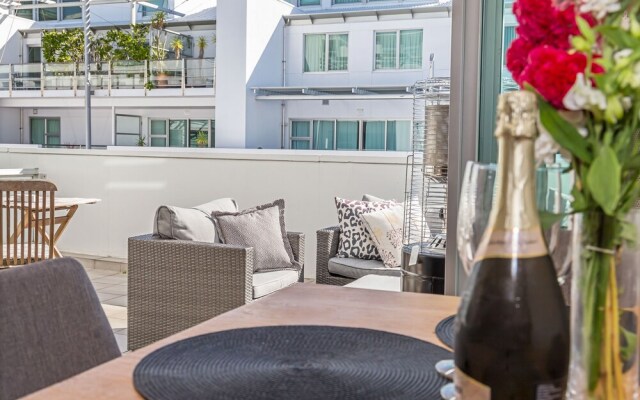 Premium 1BR Apartment at Princes Wharf