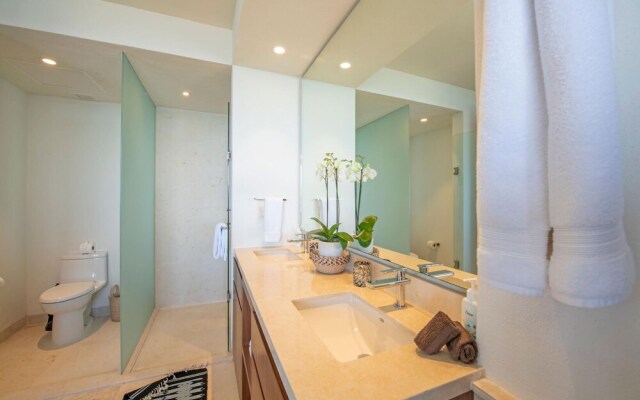 Sunny Vacation Villa 83