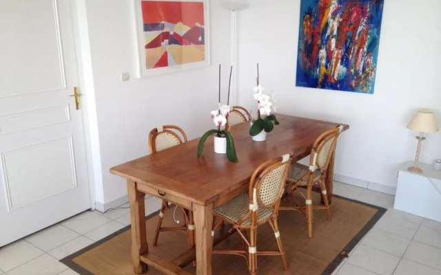 Luxury apartment facing the Mediterranean