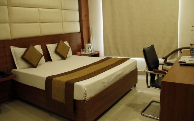 OYO 495 Hotel Chaupal