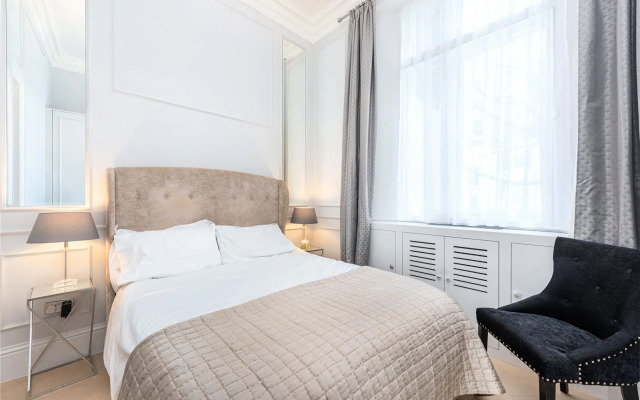 Stunning 1 Bed Garden Apartment next to Hyde park