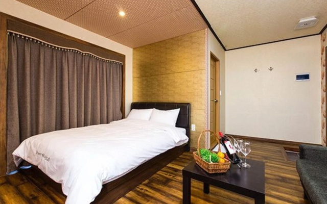 Geoje Beach Nadree Pension