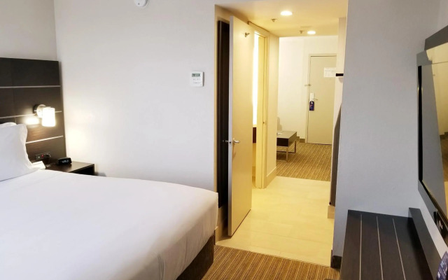 Theodian Hotel