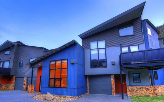 Snow Stream Apartments