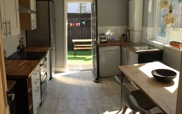 5 bedroom Seaside Townhouse Beautifully Renovated