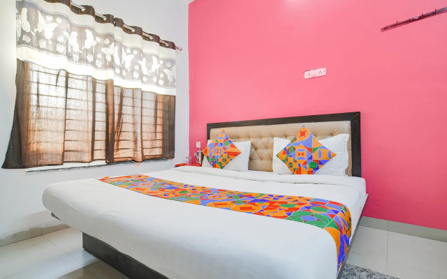 Fabexpress Royal Palace Inn