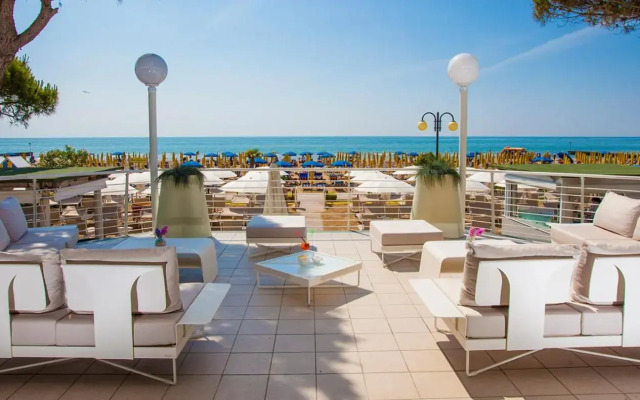 Hotel Carlton
