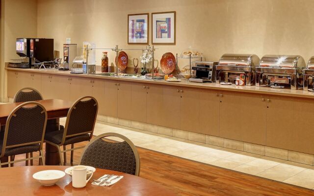 The Grand Hotel - Salem