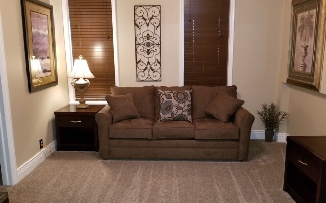 Silver Horseshoe Inn