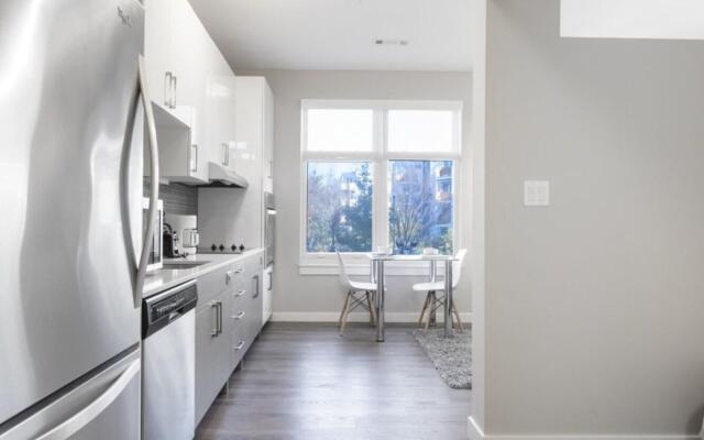 Global Luxury Suites East Boston