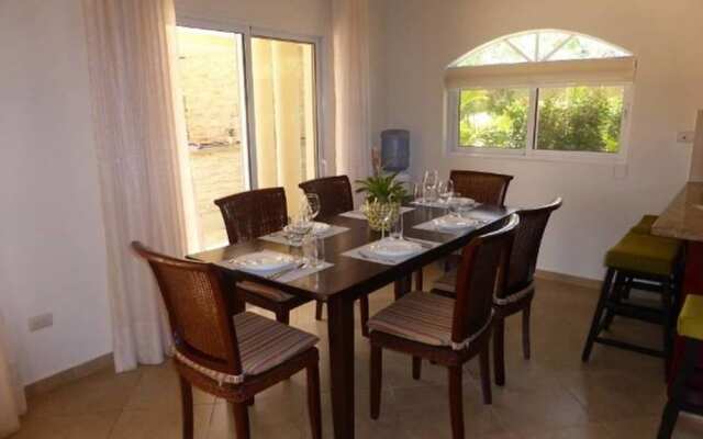 Touch of Elegance! 6 Bedroom Near the Beach