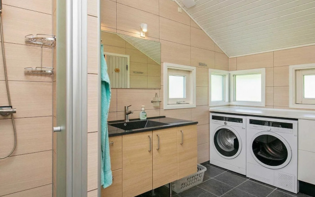 8 Person Holiday Home in Martofte