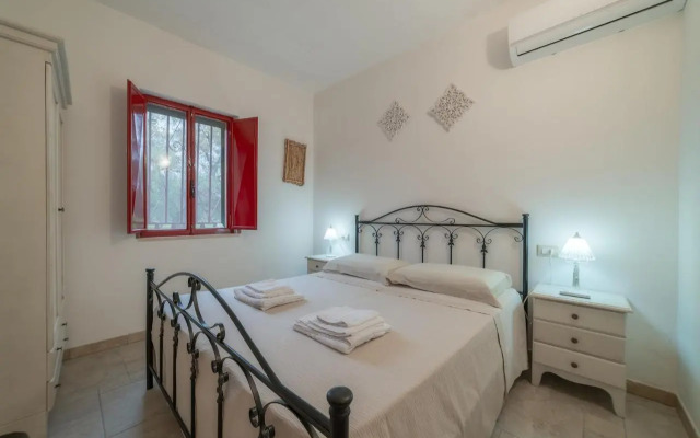 Trulli Stella, Mimosa & Porta Blu - 3 individual Luxury Trulli Villas with private pools and gardens