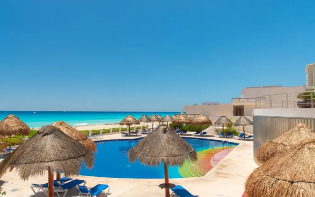 2 Bedrooms Ocean View Condo