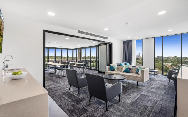 Essence Suites Taringa