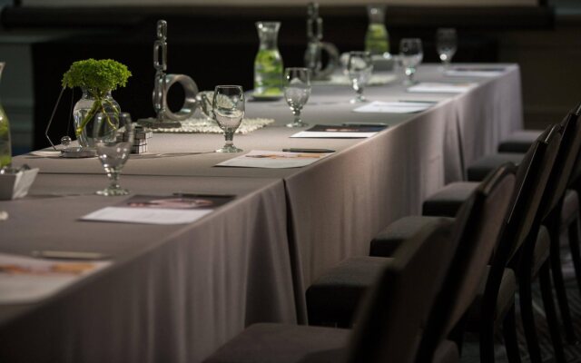 Renaissance Meadowlands Hotel