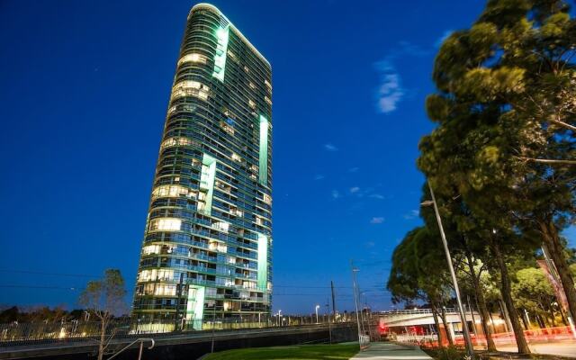 2bed1bath High-end APT at Olympic Parkviews+p