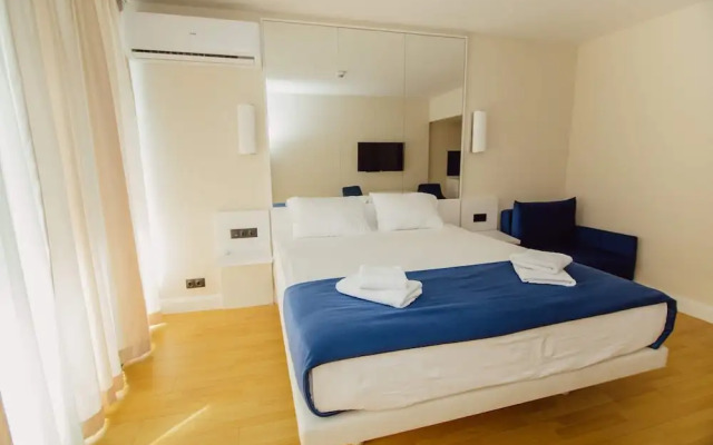 Orbi City Black Sea View Aparthotel