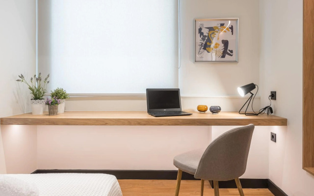 Brand New Ermou Veni Apartment