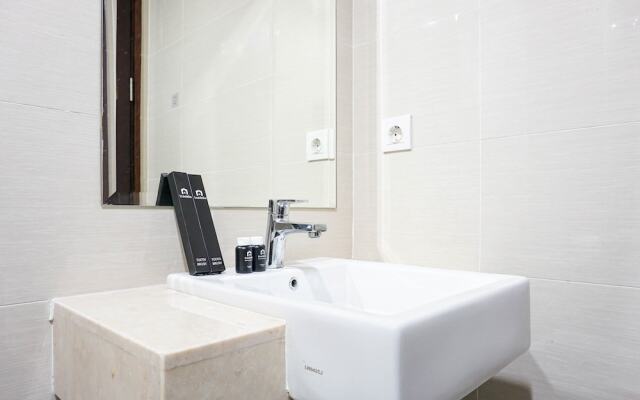Simply Furnished Studio Apartment at Puri Mansion