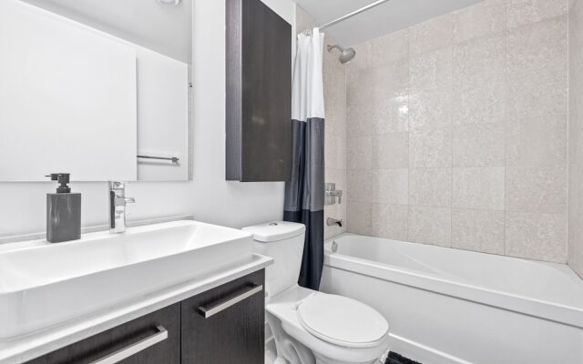 Stallion Suites Opp CN Tower & Scotiabank Arena