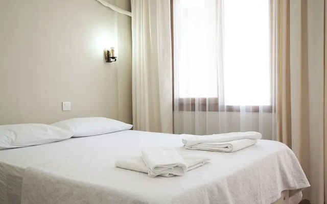 Eren Otel Çeşme