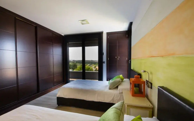 Posh Villa With Pool, Garden & Ocean Views in Sansenxo