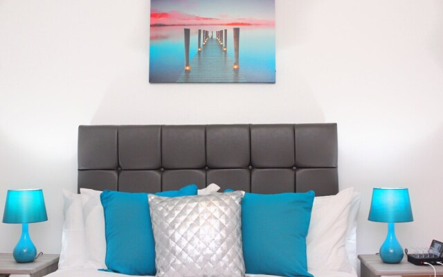 Large luxury 2 bed 2 bath-Pym Court